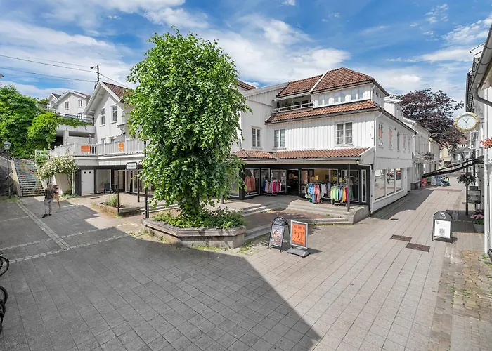 Victoriagarden- Losji 3* Grimstad